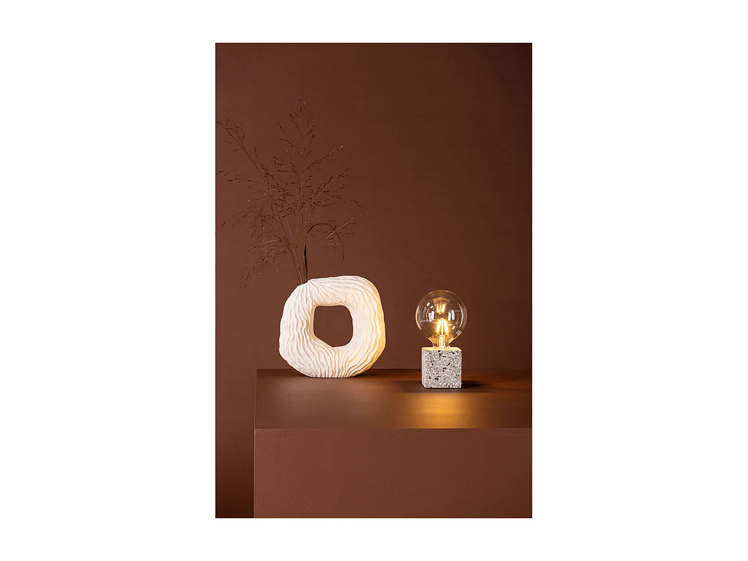 Rilche verlichting tafellamp 9x9x9cm wit.
