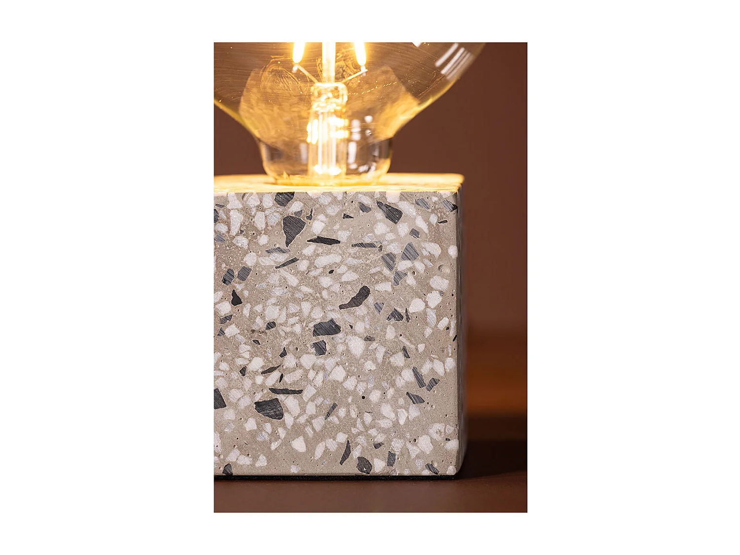 Rilche verlichting tafellamp 9x9x9cm wit.
