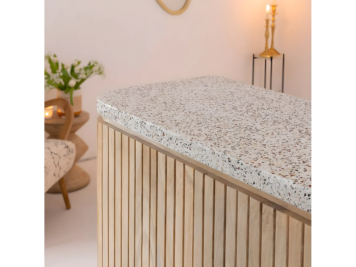 Meuble bar en angle bois de manguier et terrazzo Lou