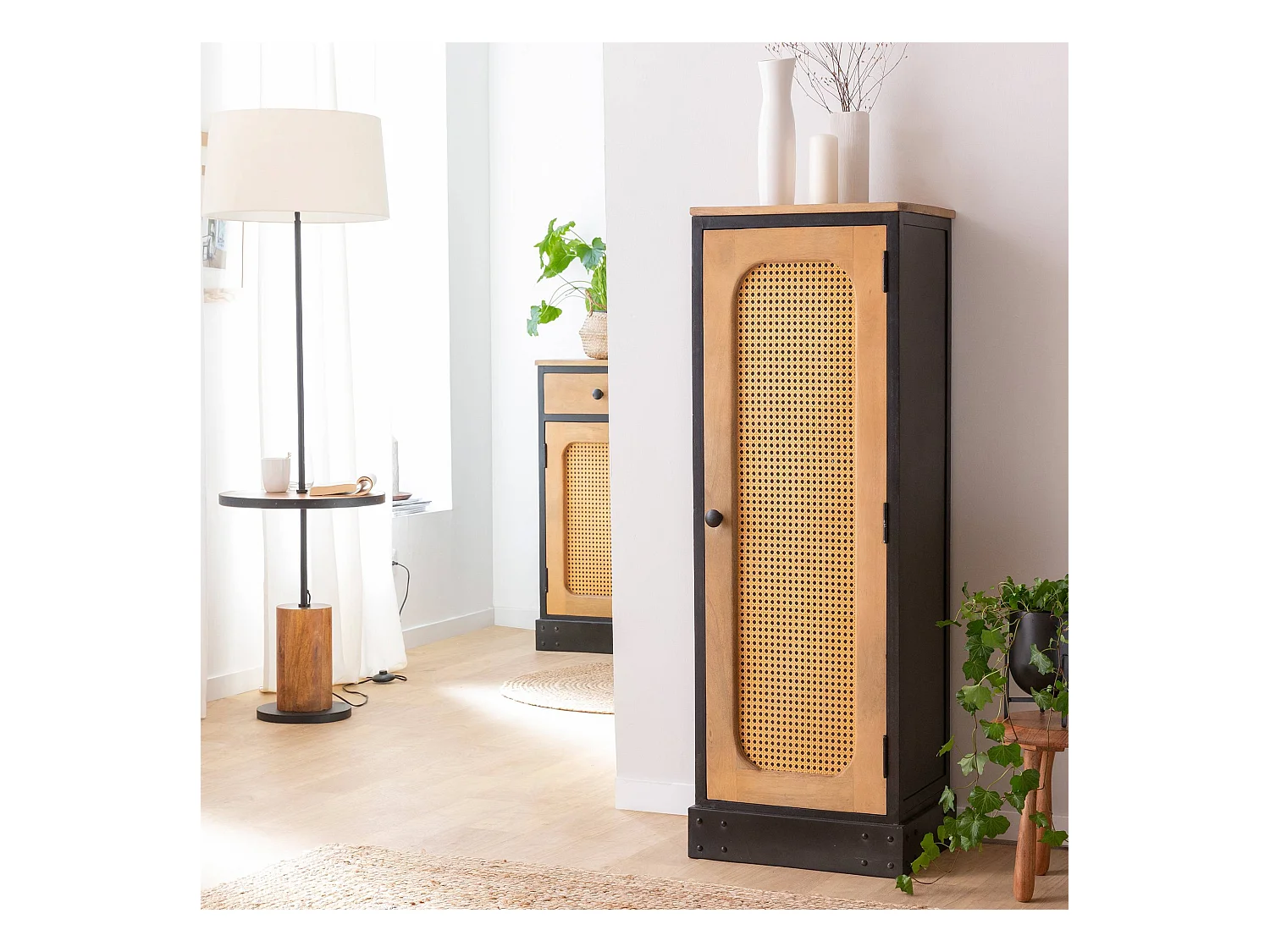 Colonne en bois de manguier et cannage Ezra