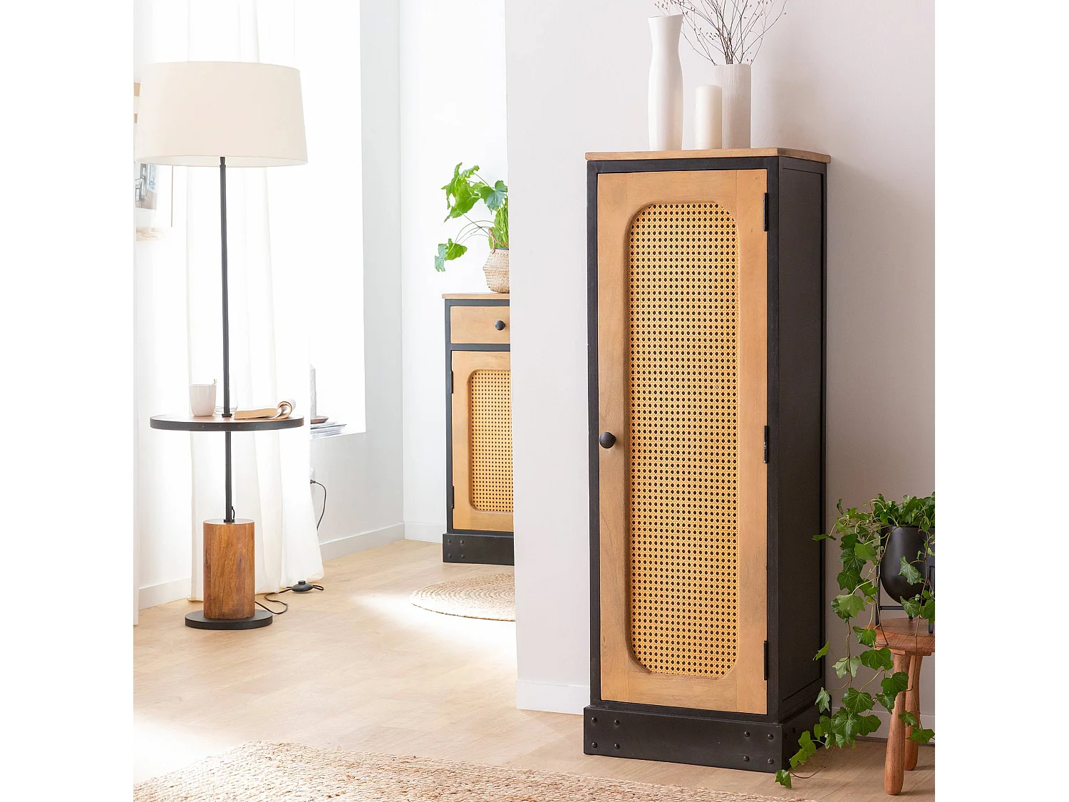 Colonne en bois de manguier et cannage Ezra