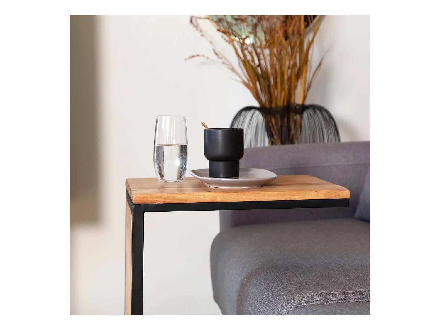 Bout de canapé en bois d'acacia et métal Mattia