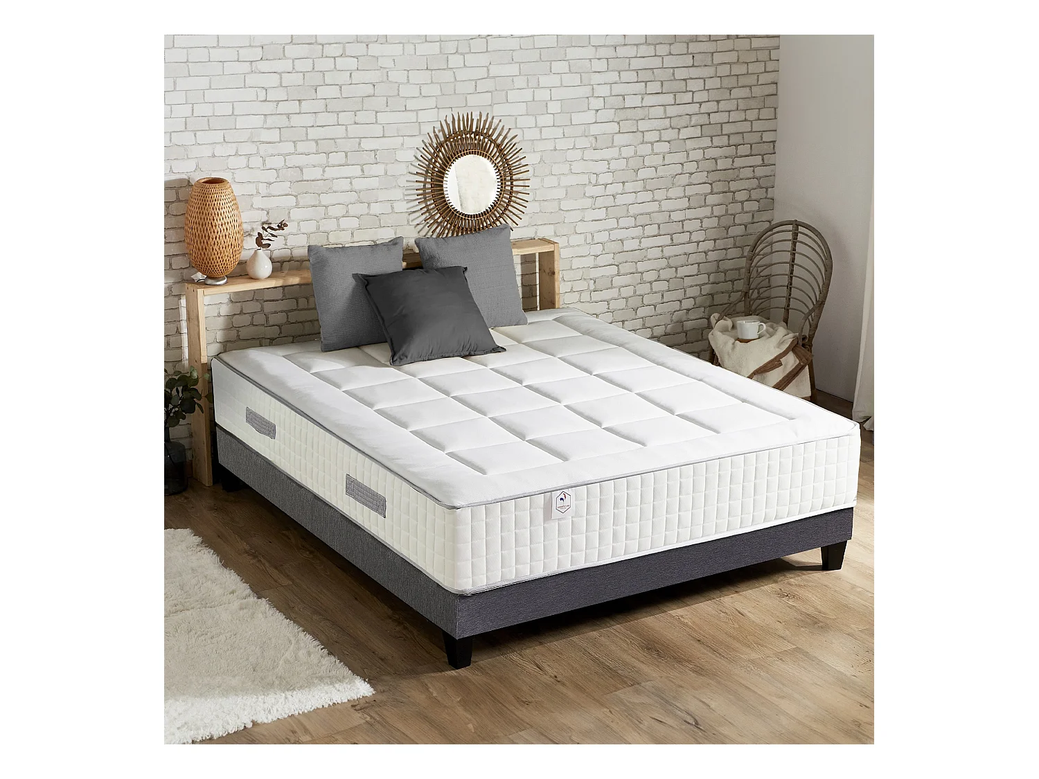Ensemble matelas BELLAGIO et sommier, ferme, accueil mémoire de forme Dimensions - 140 x 190 cm