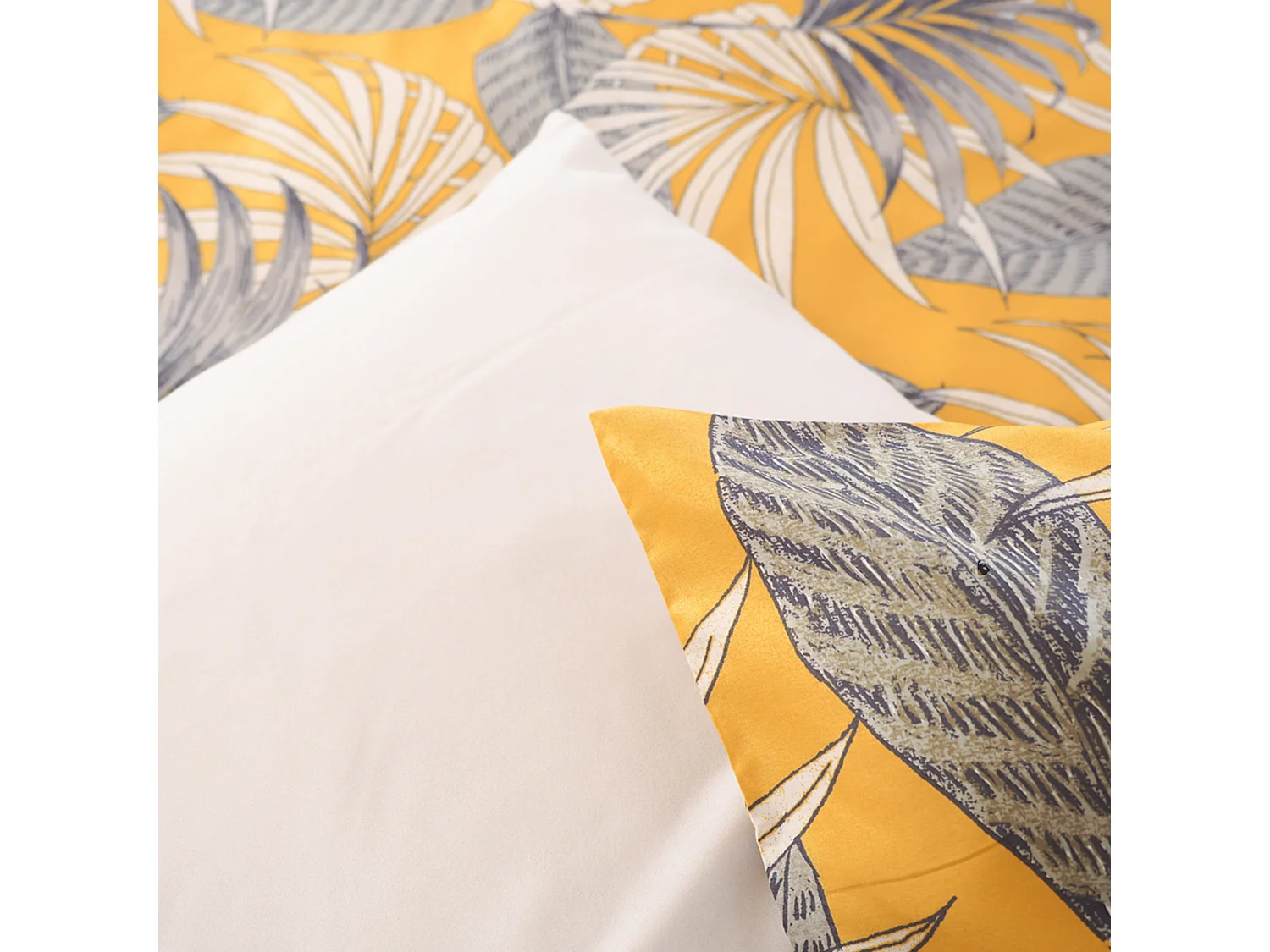 Parure de lit 240x220 cm Microfibre 50% recyclée AQUILIE Jaune 3 pièces