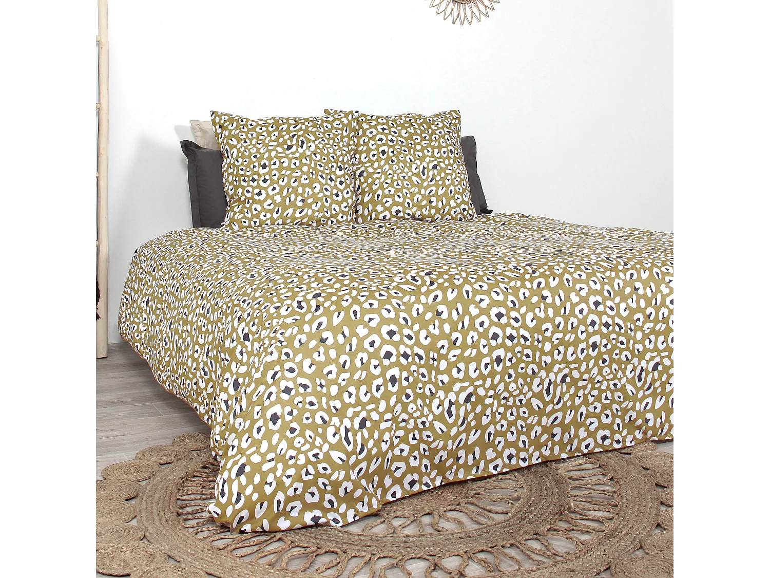 Parure de lit 260x240 cm microfibre PANTERA Marron