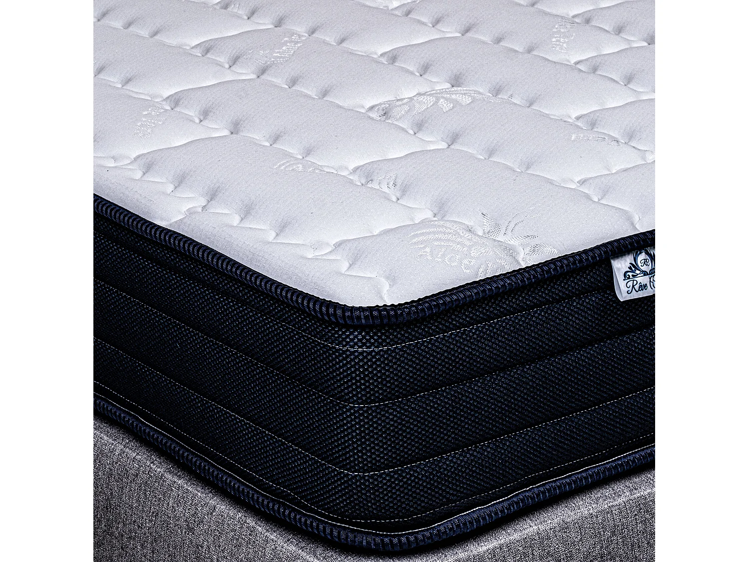 Matelas Gold, 20cm, mousse haute densité, haute adaptabilité, indépendance du couchage, ergonomique, réversible