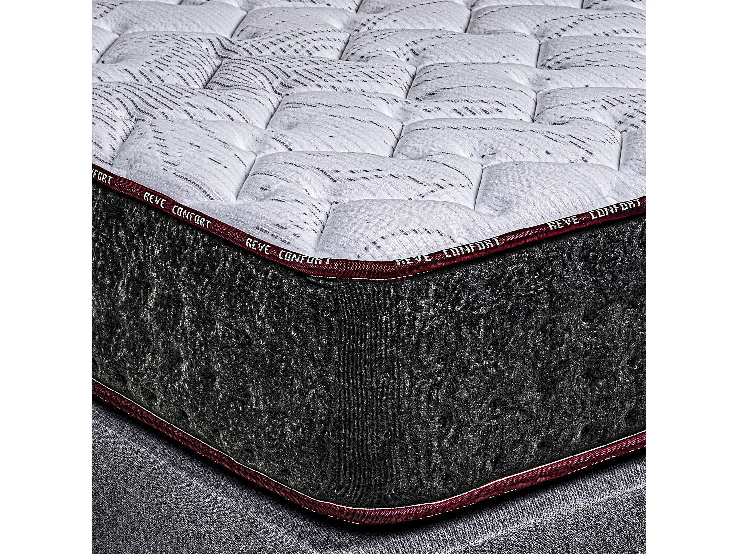 Matelas Goldplus, 24cm, mousse haute densité, haute adaptabilité, ergonomique, indépendance du couchage, réversible