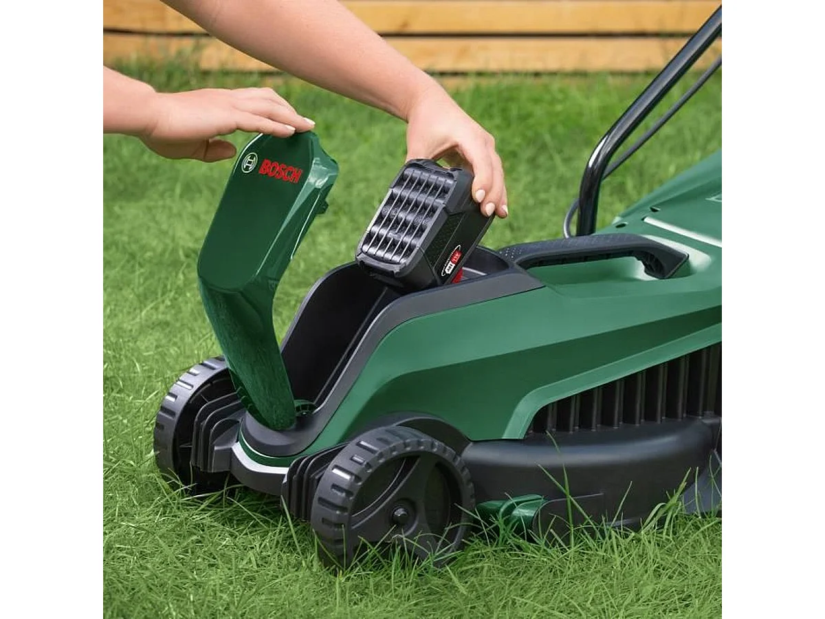 Bosch Pack 18V EasyMower + EasyGrassCut + Batteria + Caricabatterie - Set per la Manutenzione del Prato