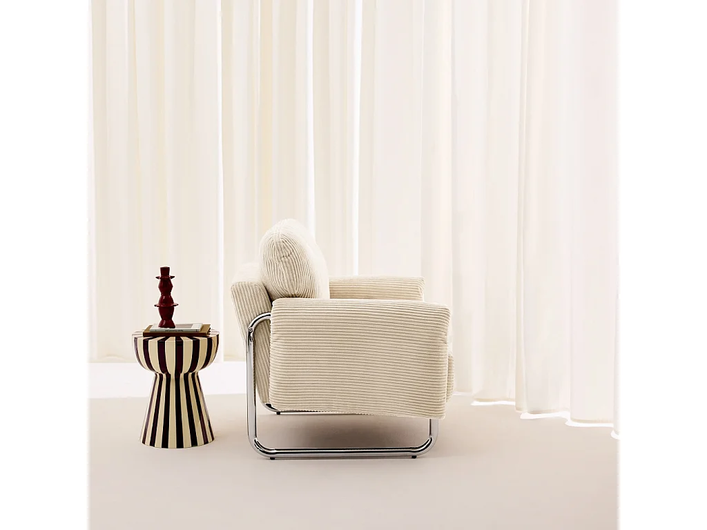 Sillón vintage de pana con estructura cromada blanco roto