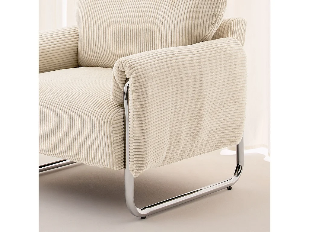 Sillón vintage de pana con estructura cromada blanco roto