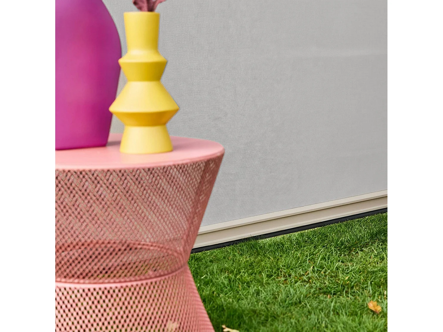 Pergola Bioclimatique beige – Triomphe – 4x3m. aluminium. à lames orientables + store 4m
