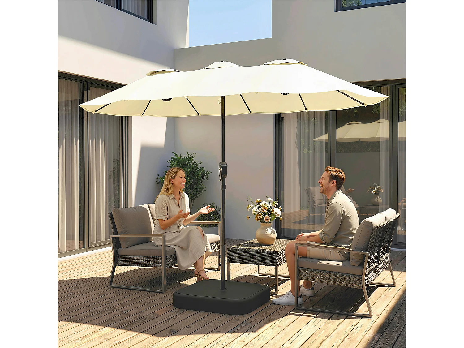 Ombrellone doppio con base a croce e sacchi beige