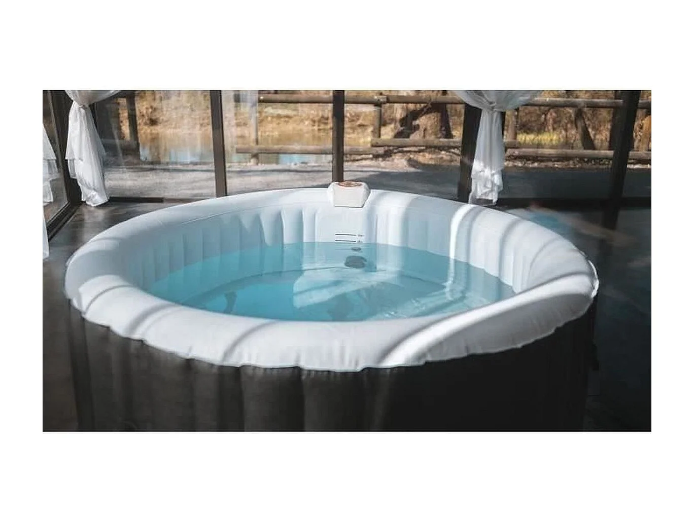 - Spa Gonflable 6 personnes rond Couverture et filtre inclus - Pret en 5 minutes