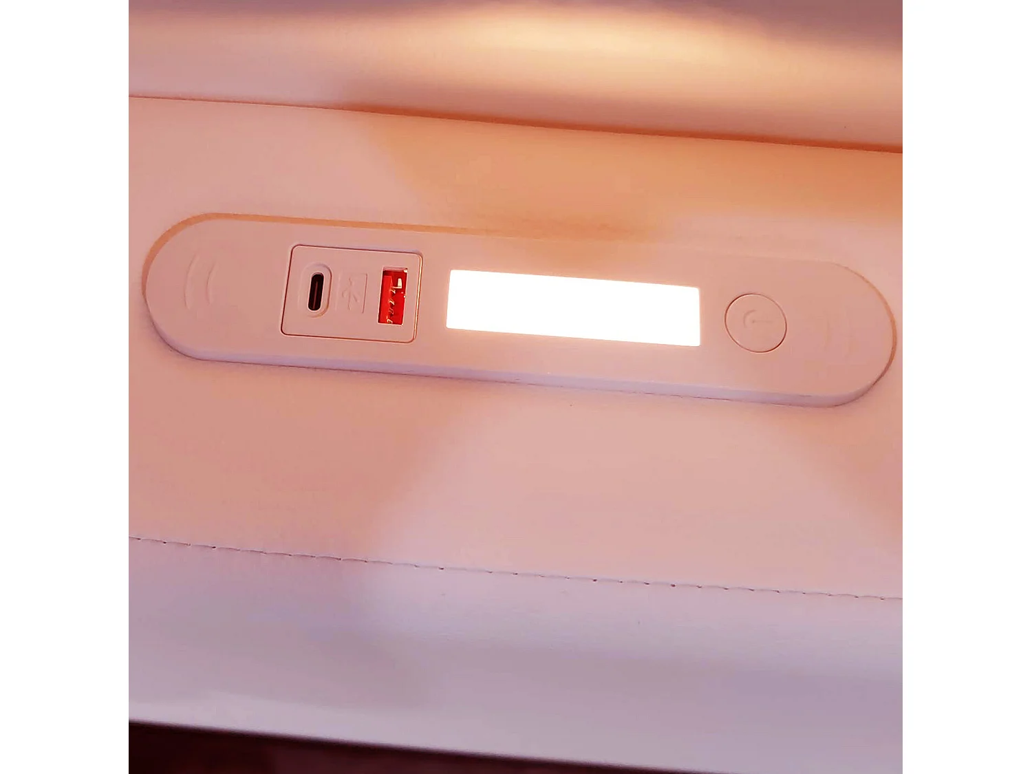 Lit enfant capitonné - 90 x 200 cm - avec tête de lit + veilleuse + USB + tiroir + siège marchepied - faux cuir - rose