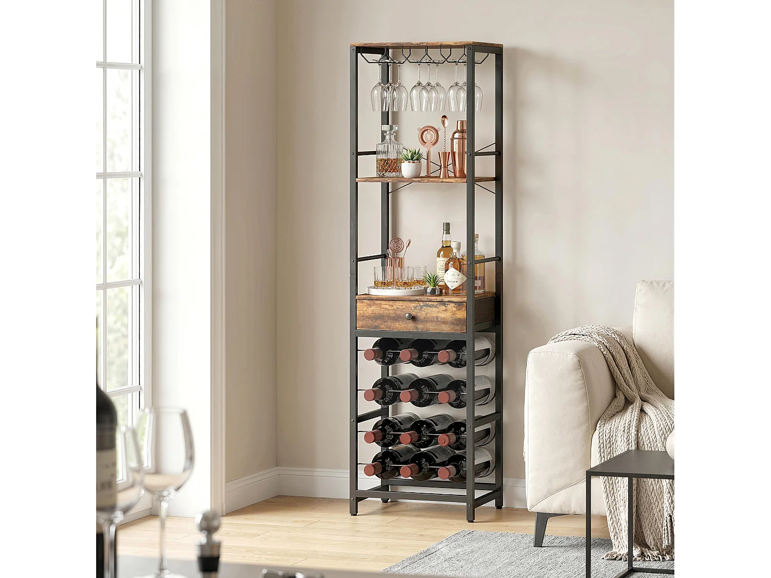 Mobile bar industriale con portabottiglie in legno marrone rustico