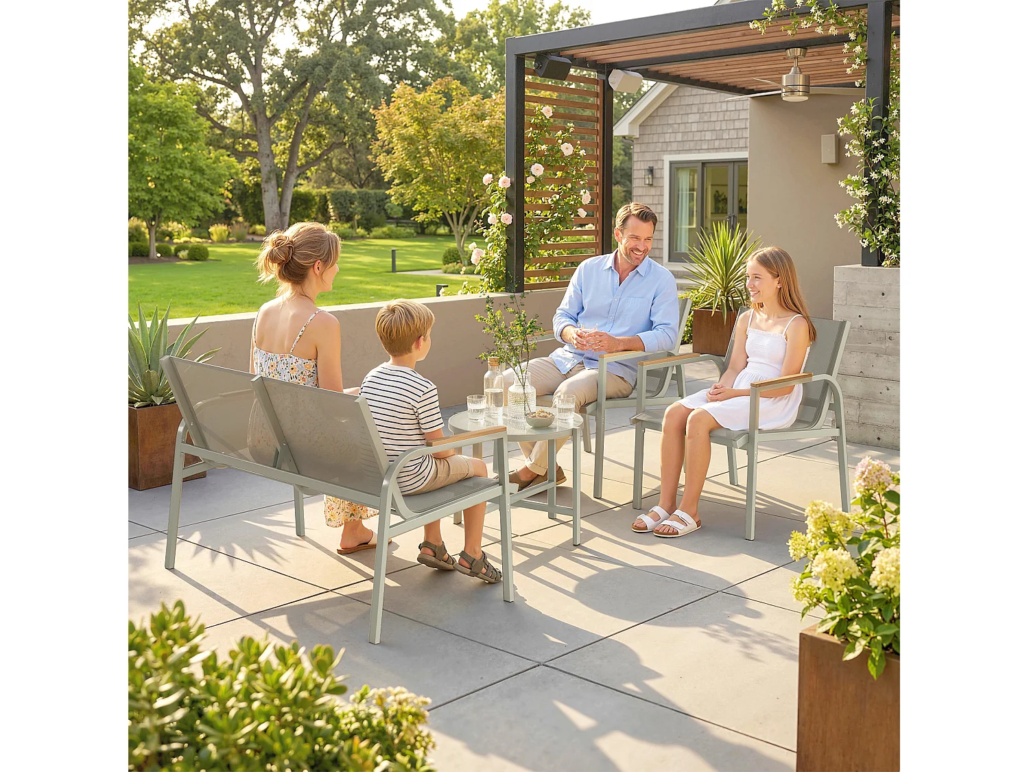 Set mobili da giardino 4 pezzi in metallo nero e verde