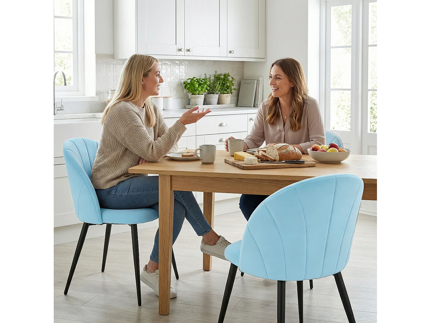 Set 2 sedie da pranzo con schienale a conchiglia in velluto azzurro