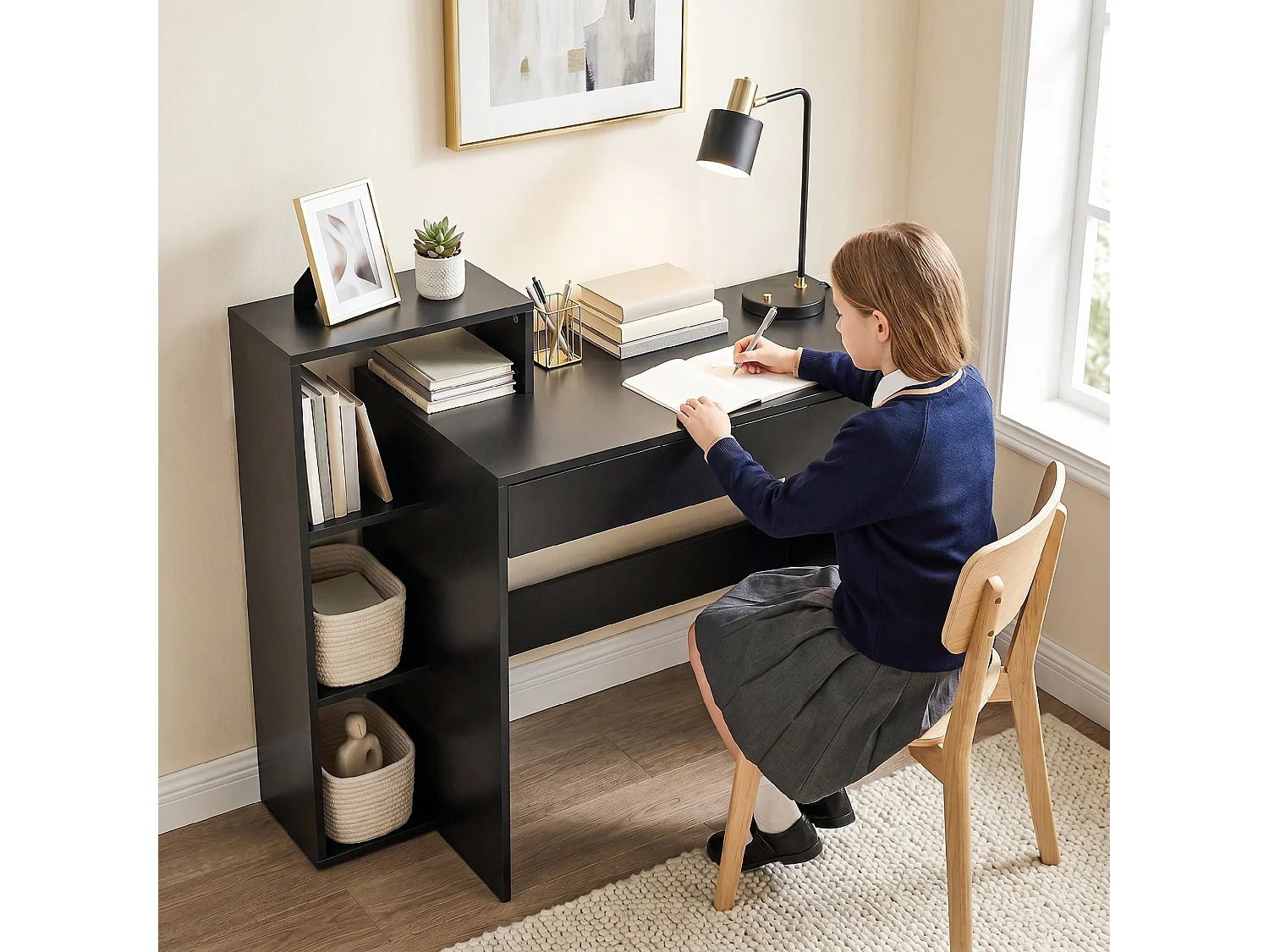 Scrivania pc compatta con 3 ripiani aperti e cassetto in legno nero