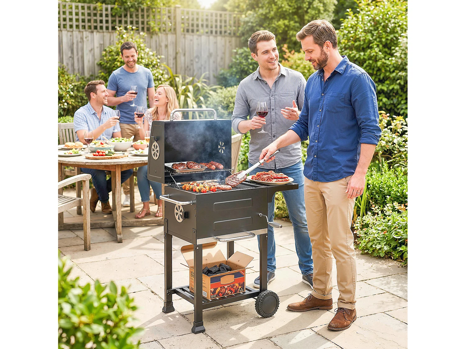 Barbecue a carbone con termometro in metallo nero