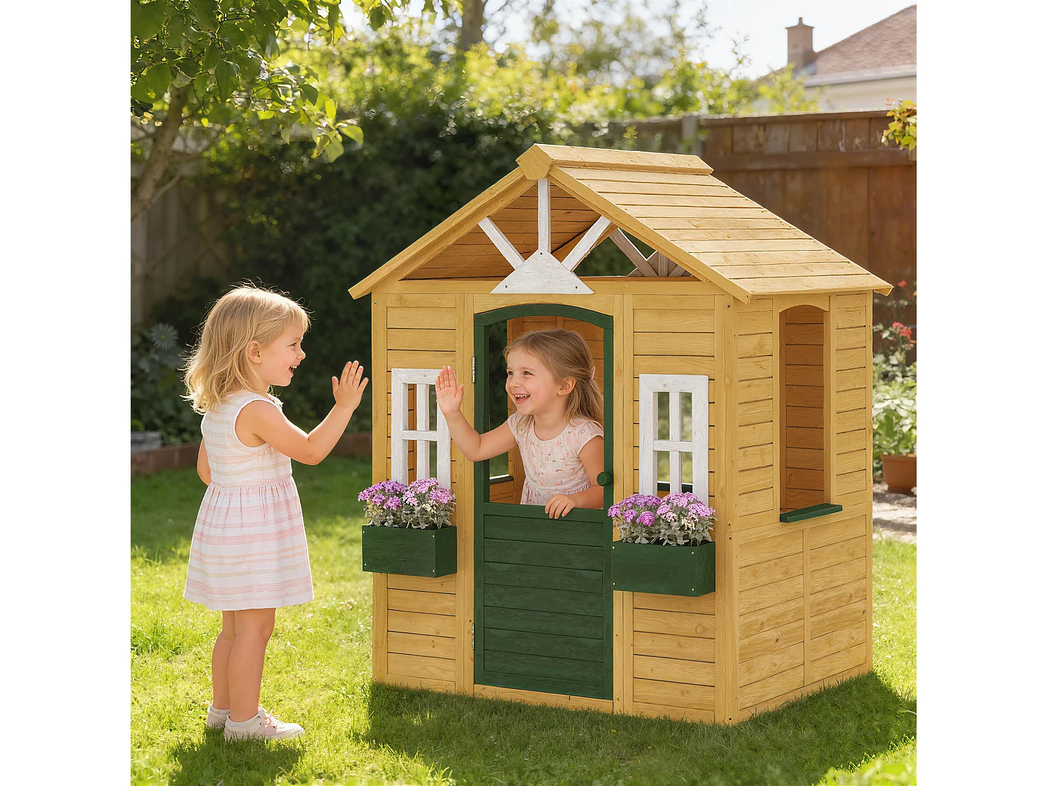 Casetta da gioco per bambini con porta in legno marrone