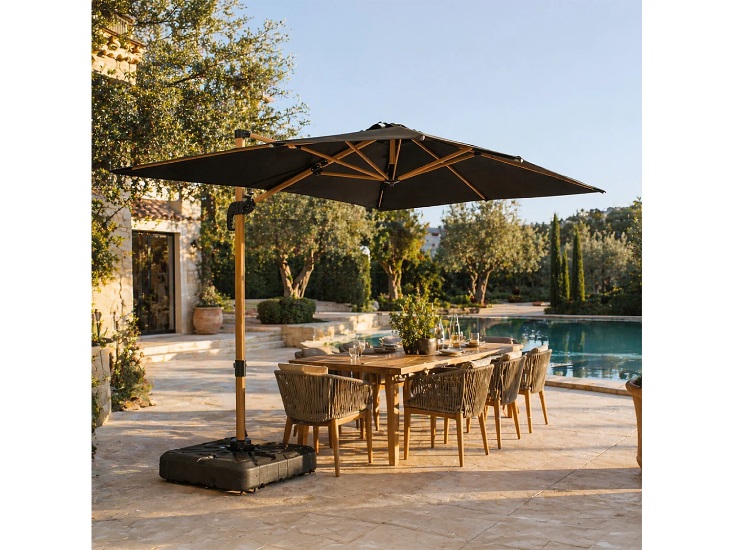Parasol rectangulaire 2x3m déporté rotatif vert structure effet bois PIANA