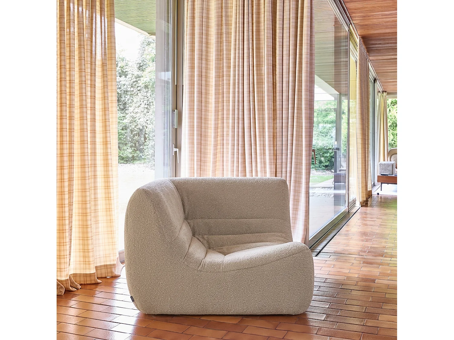 Sillón esquinero de borreguito texturizado beige