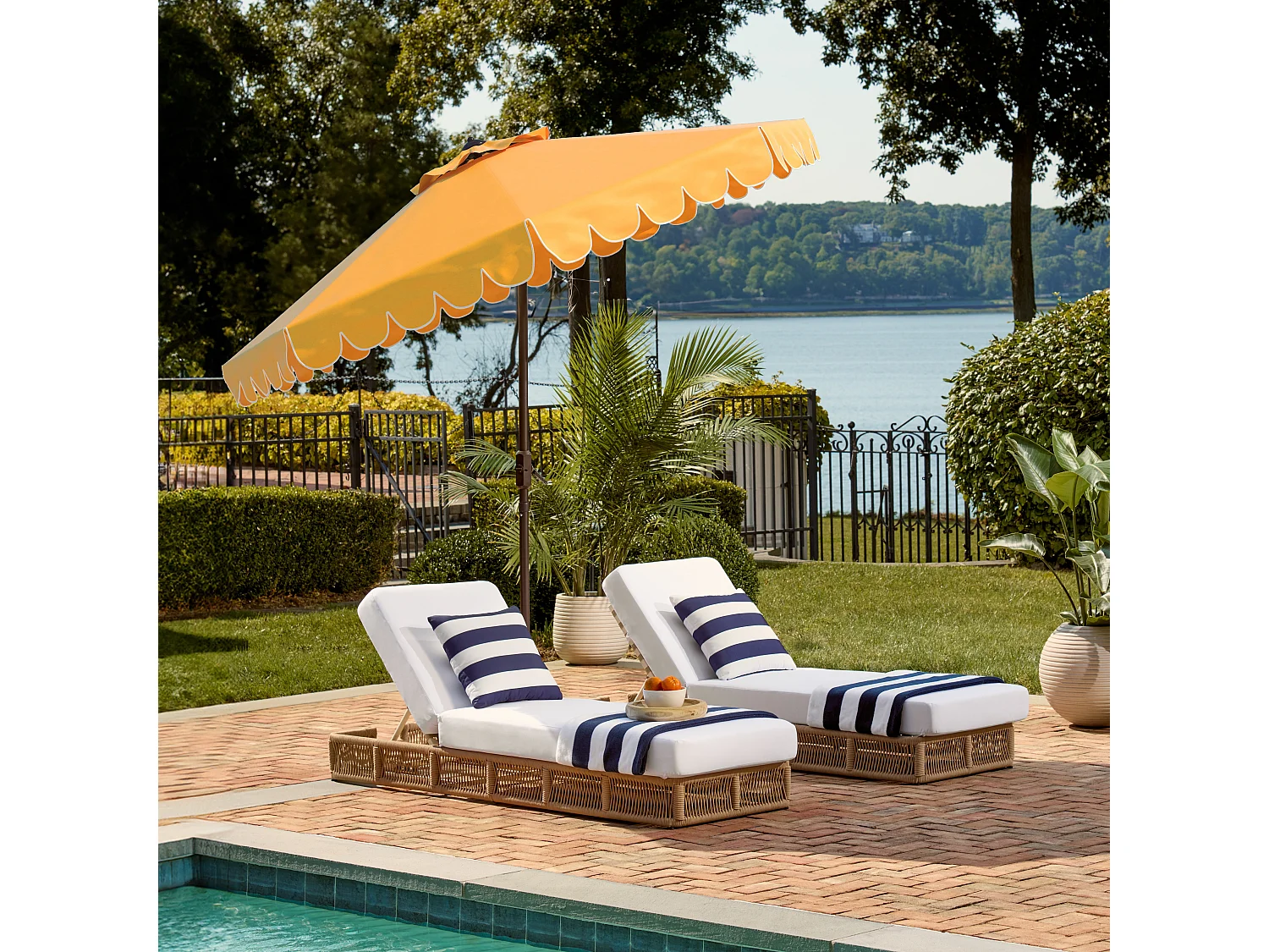 Parasol Jaune/Blanc OPEN: 256 x 256 X 251 CLOSE: 15 x 15 x 251 - Dorinda