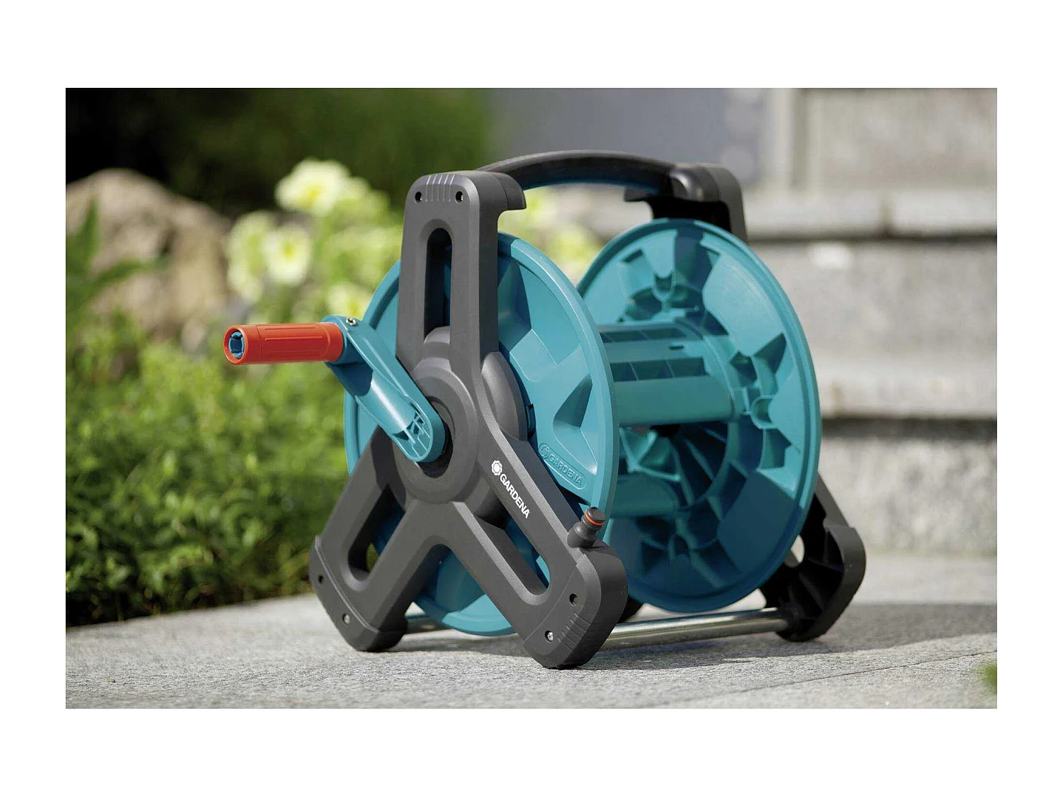 Carrete de manguera portátil Gardena Classic 50 - Diseño estable, antigoteo, compacto