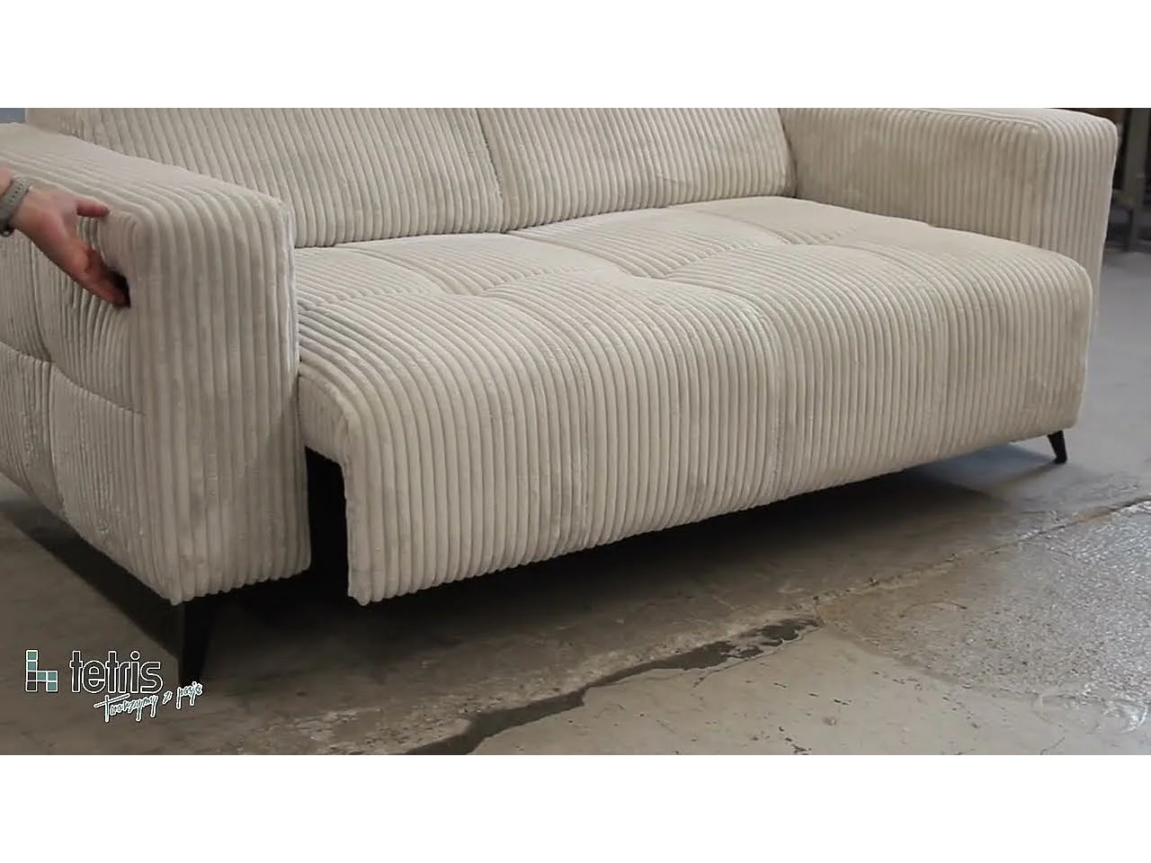 Kanapa Nicolette Elektryczna z USB i Regulowanymi Zagłówkami – Nowoczesna Sofa Premium