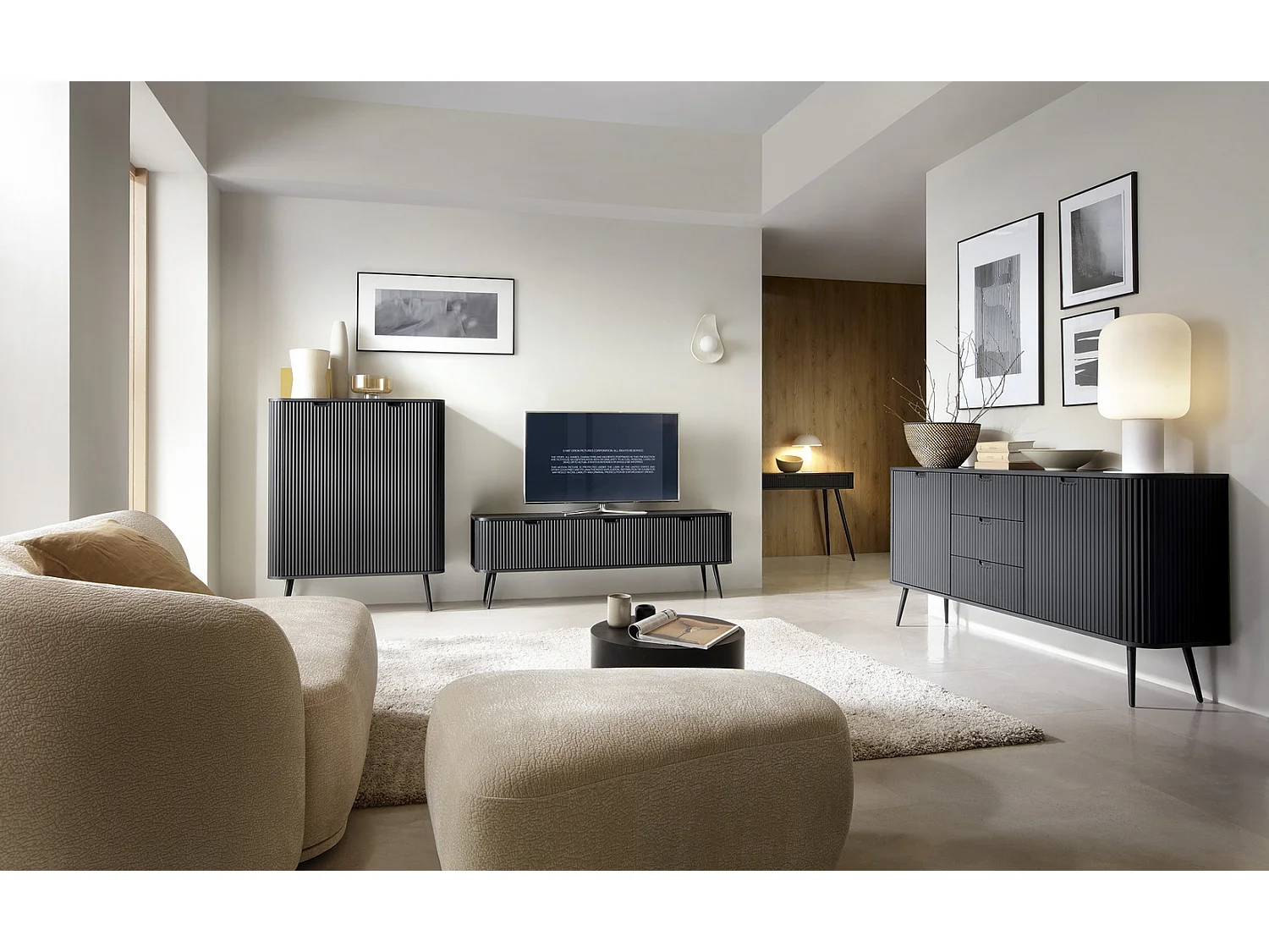 Buffet 100 cm Gerly - commode avec façades rainurées, 2 portes, noir + or