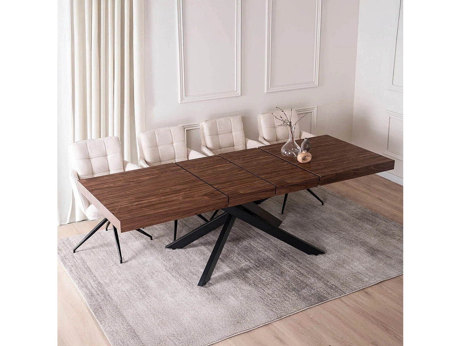 Table extensible HAMPTON de dimensions 160-240 cm en noyer avec pieds en noir