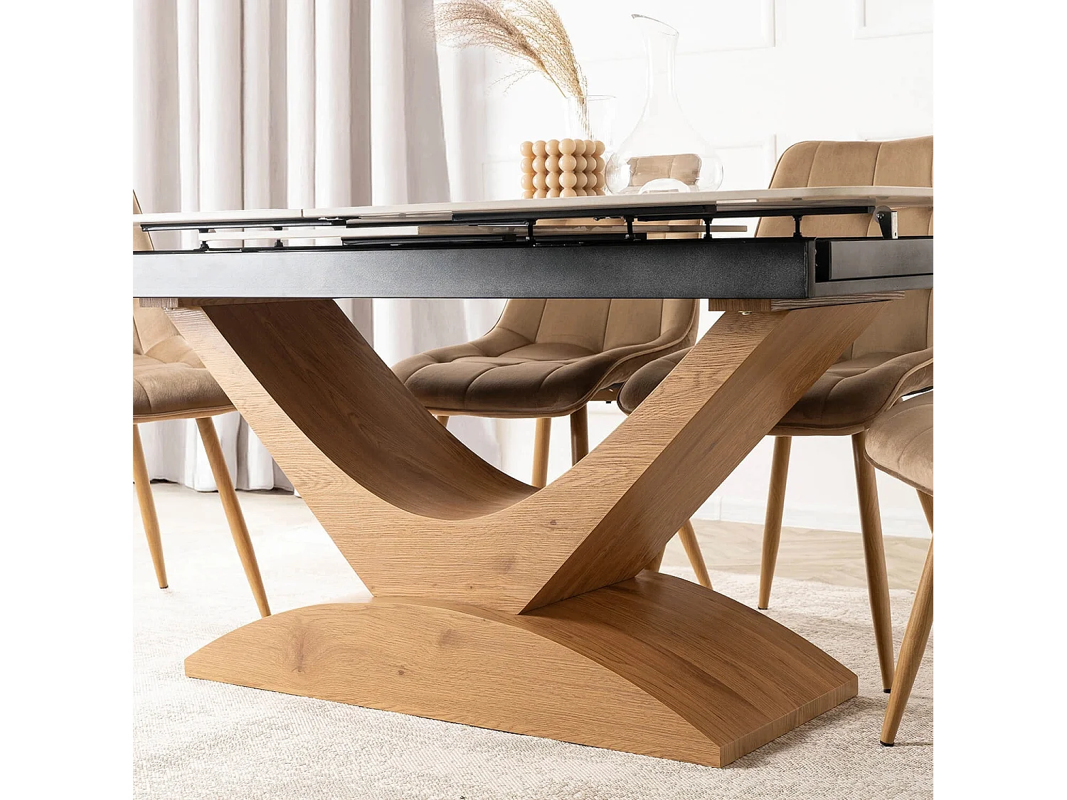 Table extensible ALICANTE de dimensions 160-200 cm en marbre blanc avec pieds en chêne