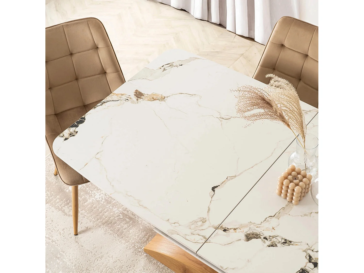 Table extensible ALICANTE de dimensions 160-200 cm en marbre blanc avec pieds en chêne