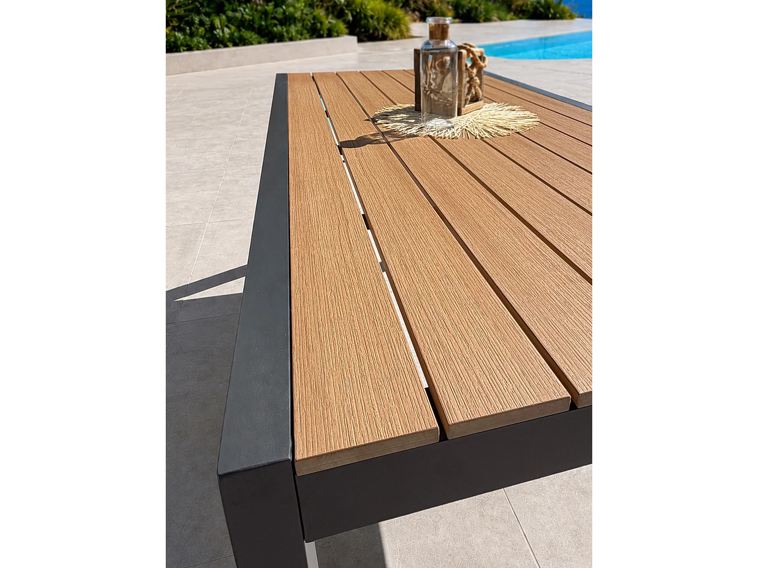 Table de jardin en alu plateau polywood aspect bois - Gris anthracite - TONGA