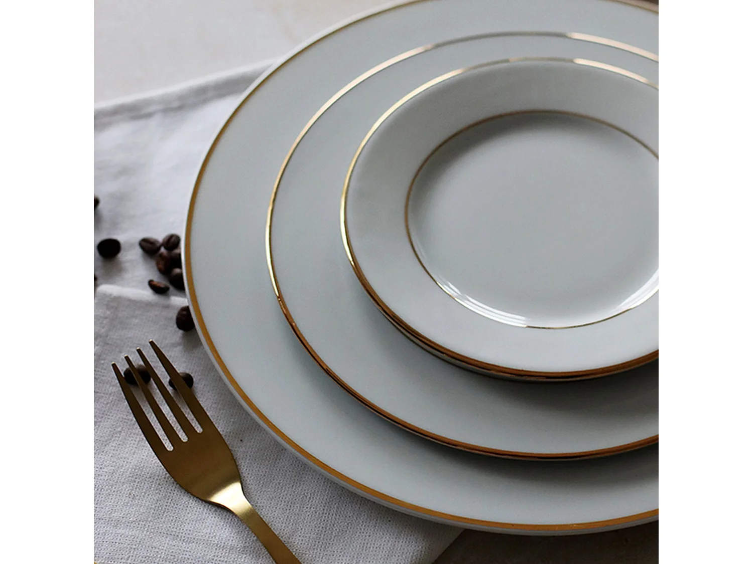 Novastyl - Lot 6 Assiettes à Dessert Classic Filet Or 20.5cm En Porcelaine Blanche