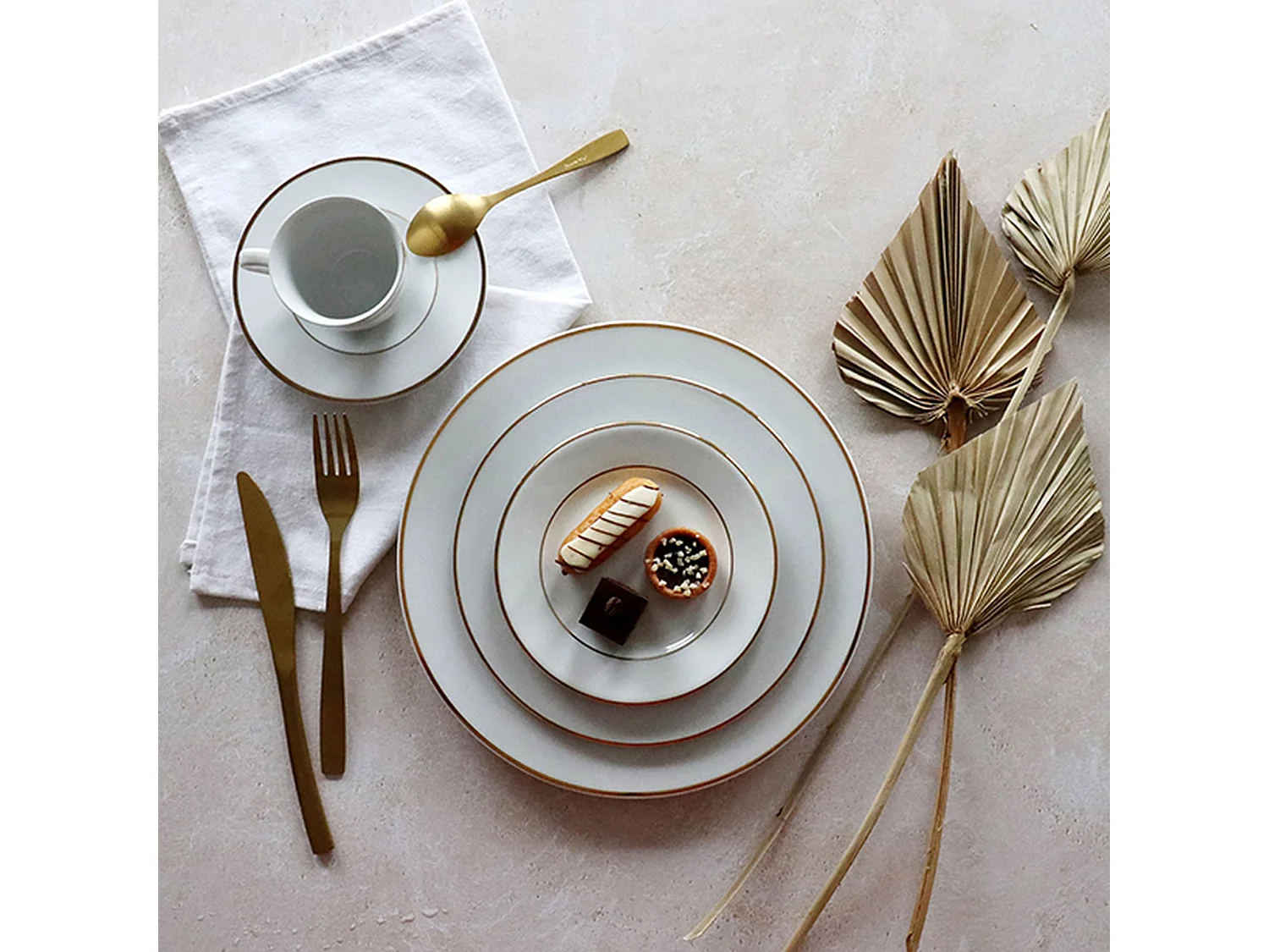 Novastyl - Lot 6 Assiettes à Dessert Classic Filet Or 20.5cm En Porcelaine Blanche