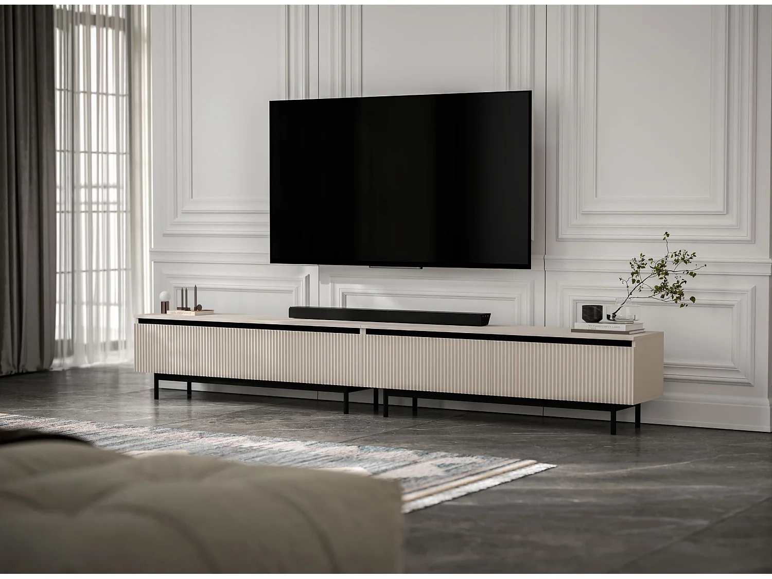 TV-Möbel mit 4 Türen – Korpus Kaschmir matt, geriffelte Fronten Kaschmir matt – 280 cm, schwarzer Metallrahmen