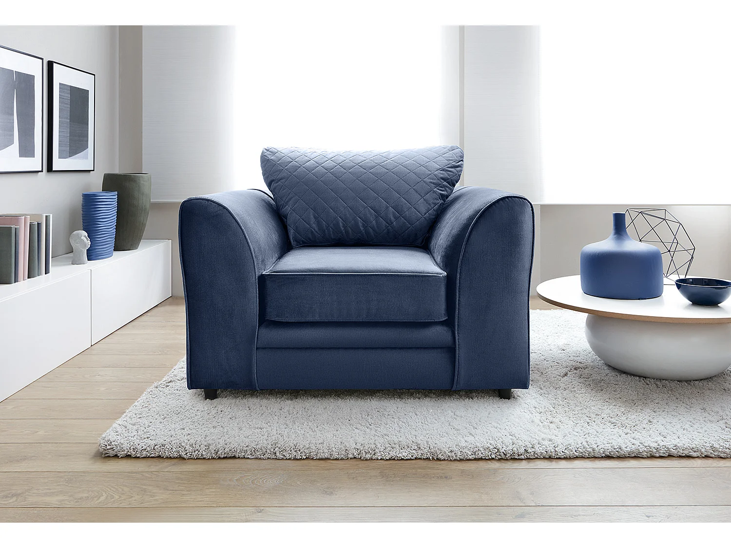 Chicago Velvet Armchair in Dark Blue