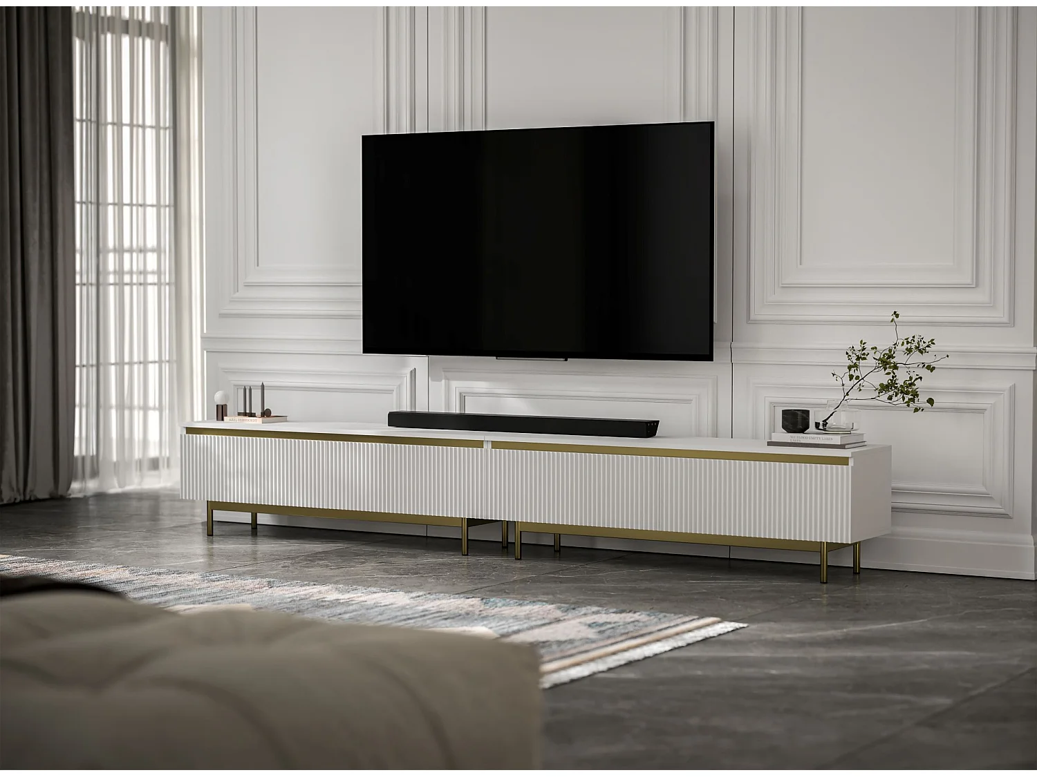 TV-Möbel mit 4 Türen – Korpus Weiß matt, geriffelte Fronten Weiß matt – 280 cm, goldener Metallrahmen