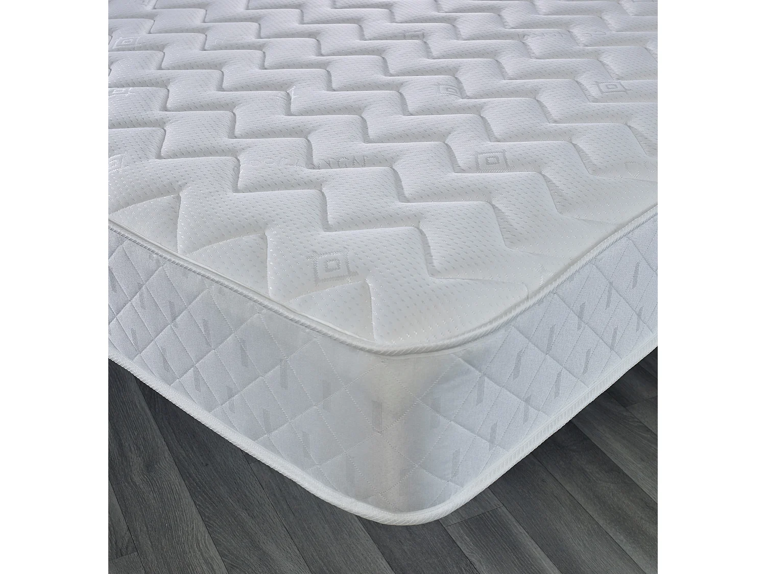 Essentials Zig Zag White Memory Foam Spring Mattress