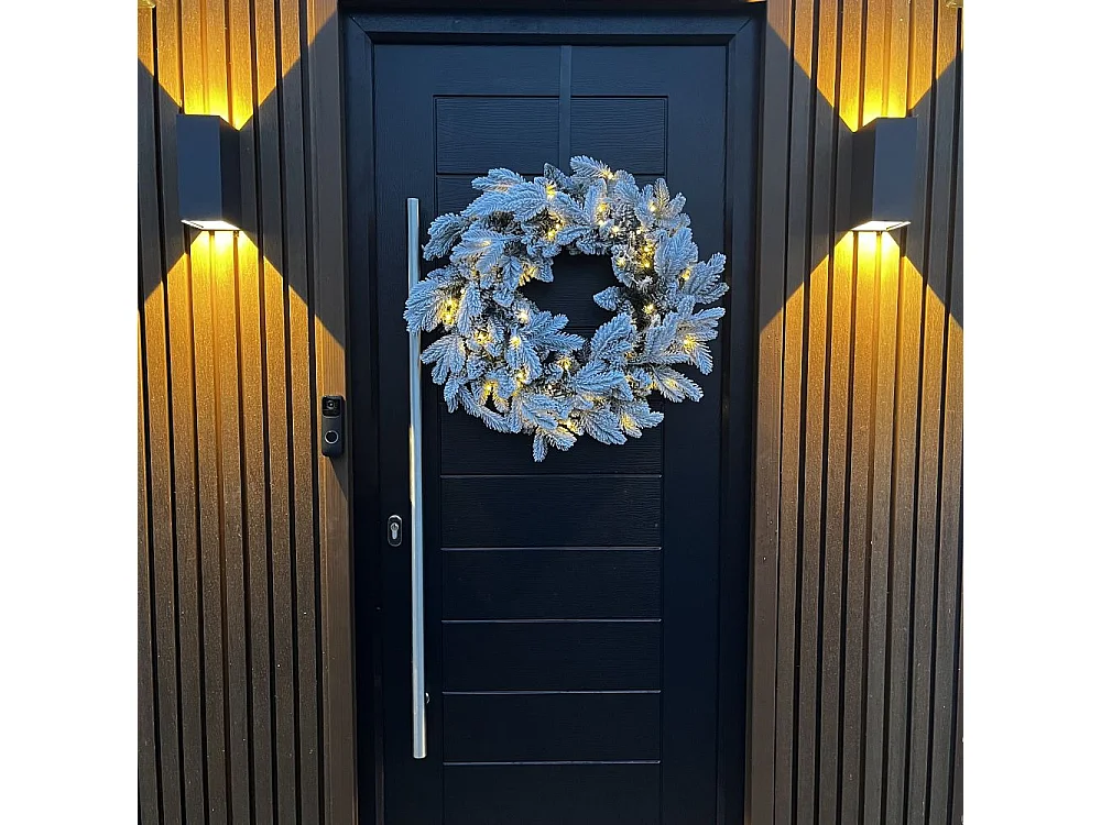 60cm Premium Mixed branch prelit Snow Flocked Christmas Wreath - with timer