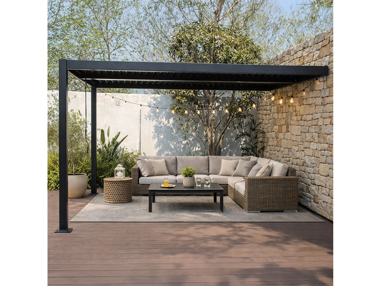 Pergola bioclimatique 4x3m adossée en aluminium noir SIFNOS