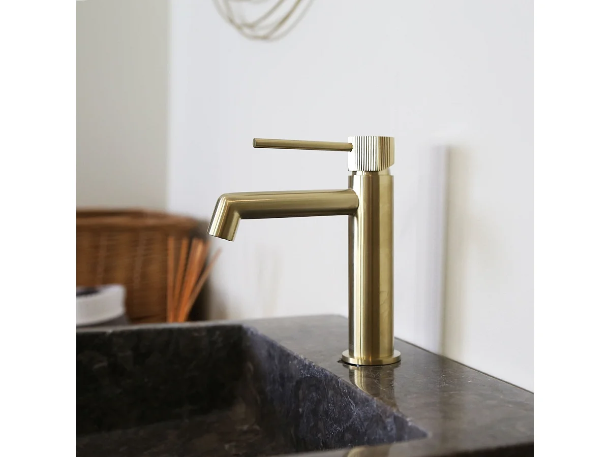 Esseline wastafelmengkraan laag geborsteld goud - Essebagno