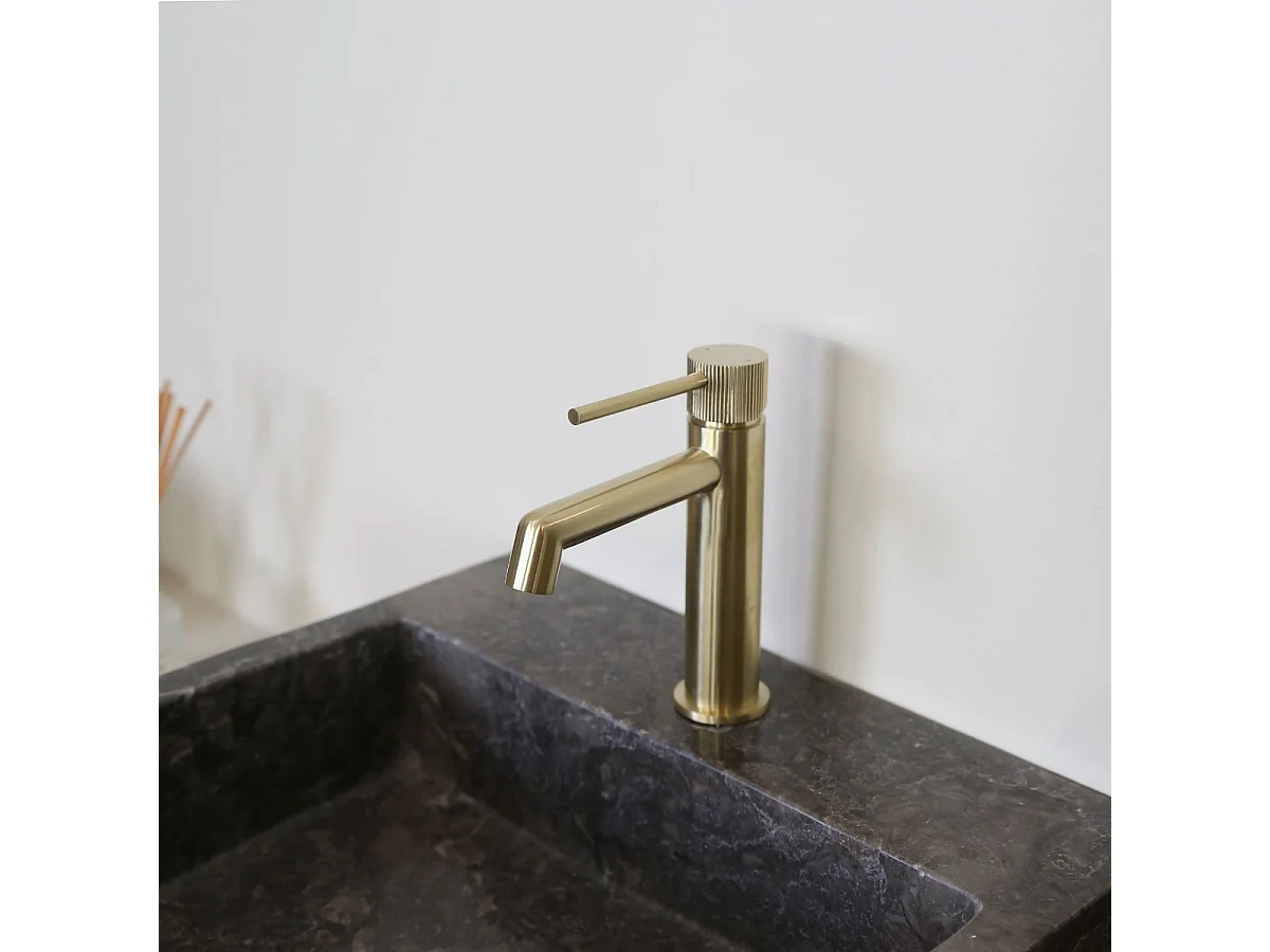 Esseline wastafelmengkraan laag geborsteld goud - Essebagno