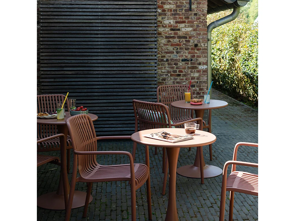 Table ronde de jardin en acier Terracotta PALOMA
