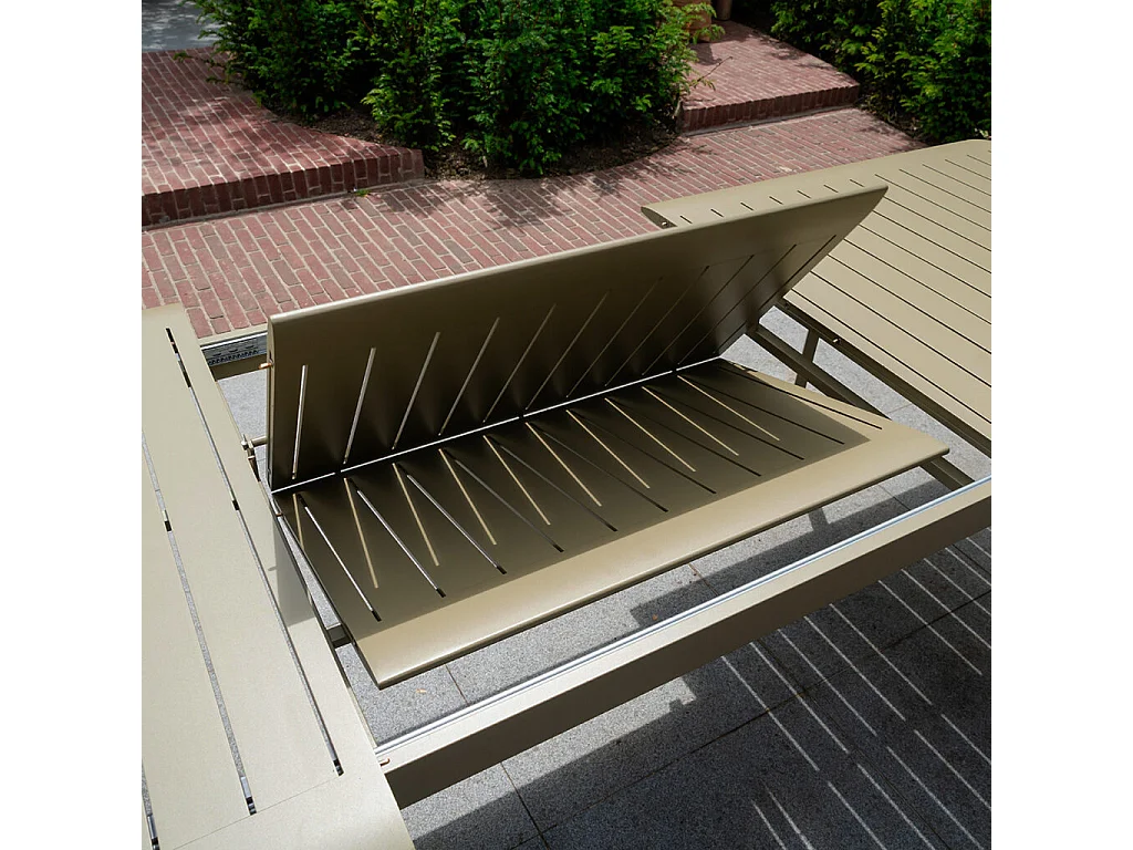 Table extensible de jardin 6/10p avec système papillon en aluminium Kaki clair HAVANA