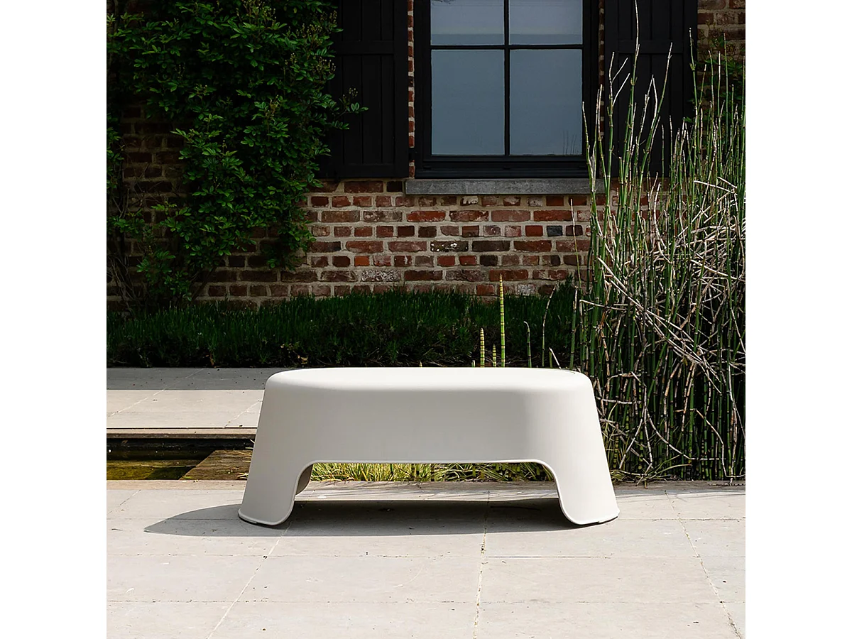 Table basse de jardin en résine beige BARBARA