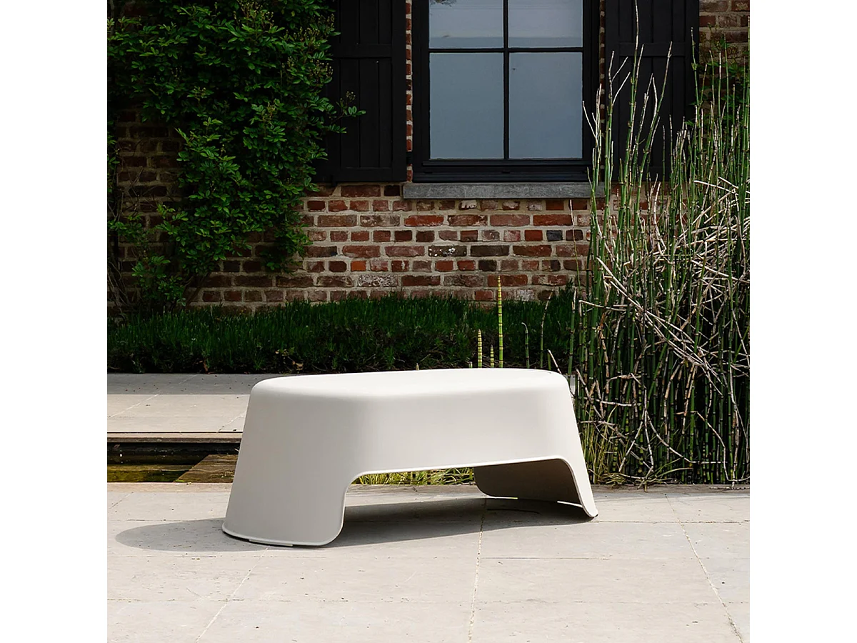 Table basse de jardin en résine beige BARBARA