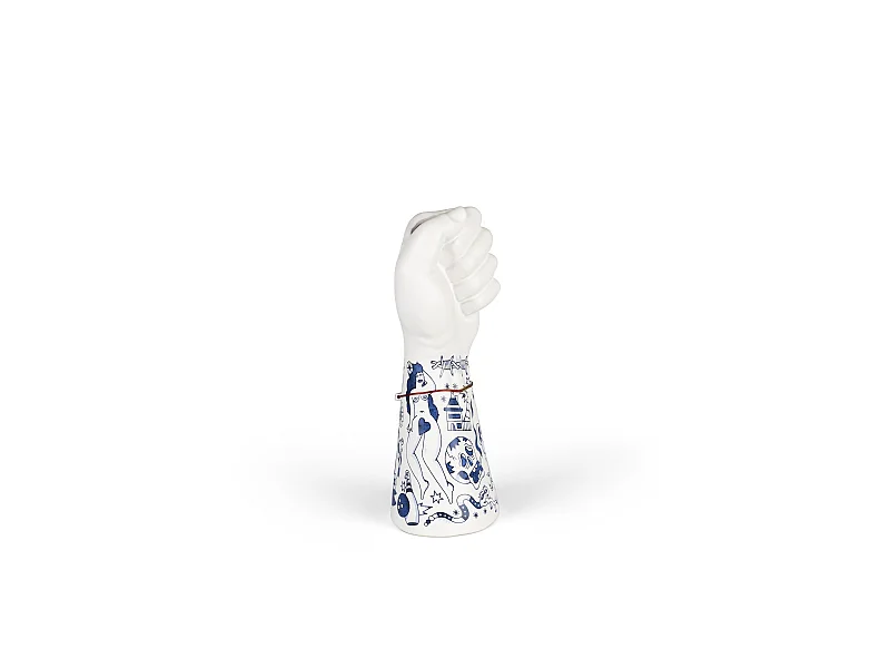 Vase design main levée tatouée - Matters