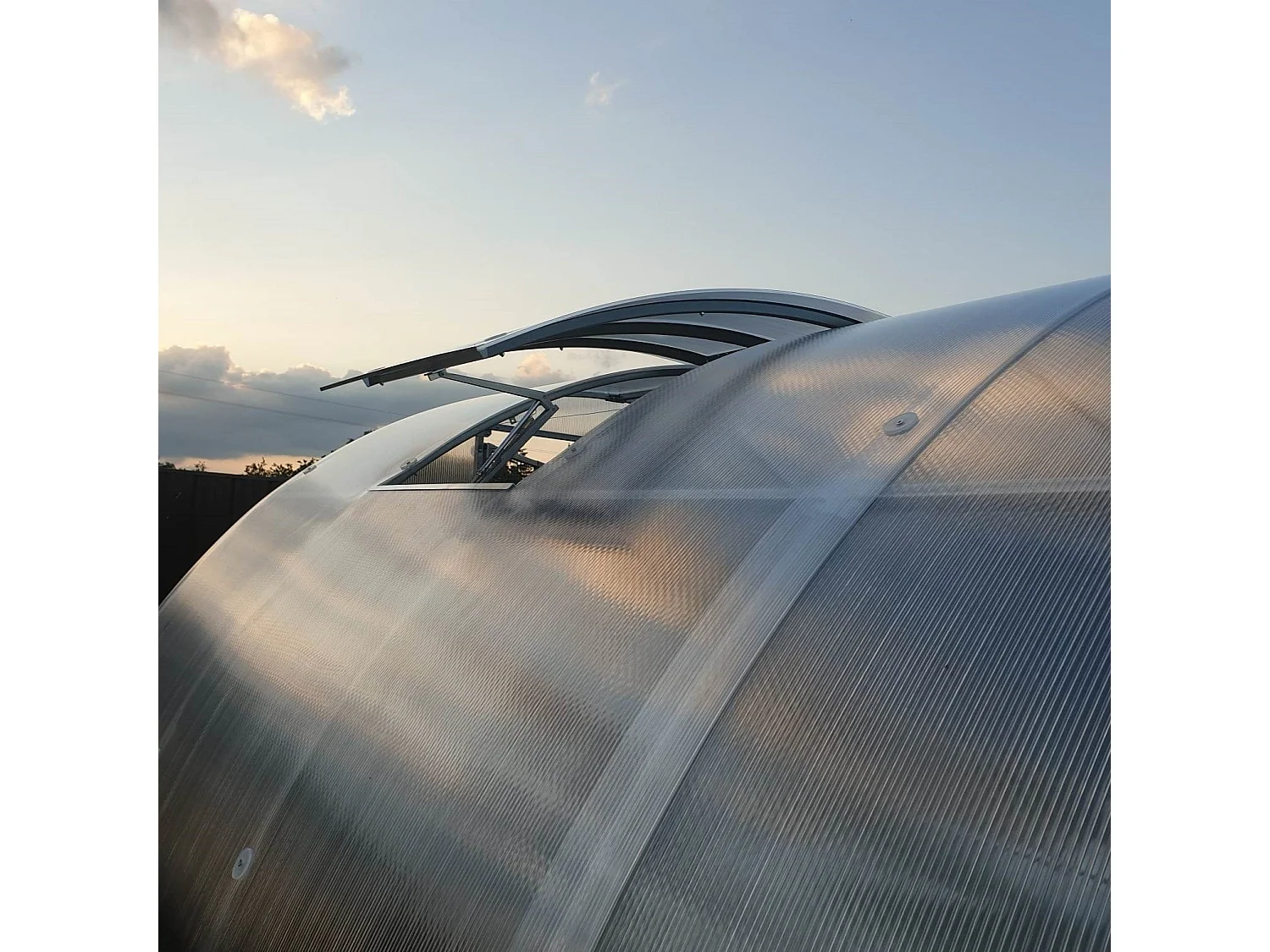 Automatisches Dachfenster für Gewächshaus KLASIKA TUBE 100x60 cm Belüftungssystem mit Polycarbonat-Beschichtung